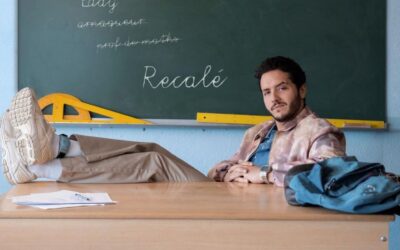 ”Recalé” : l’humoriste Alexandre Kominek s’infiltre comme prof au lycée